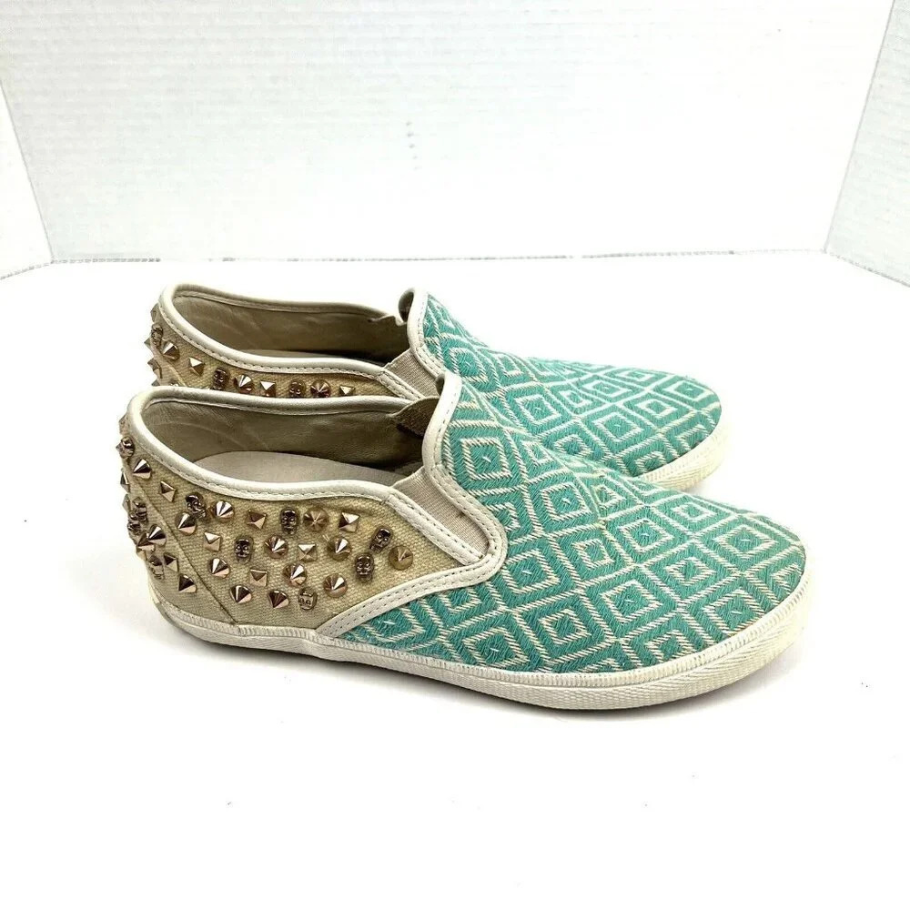 Kim & Zozi Green‎ Beige Low Top Slip On Sneakers Women 6 Tapestry Skull Studs